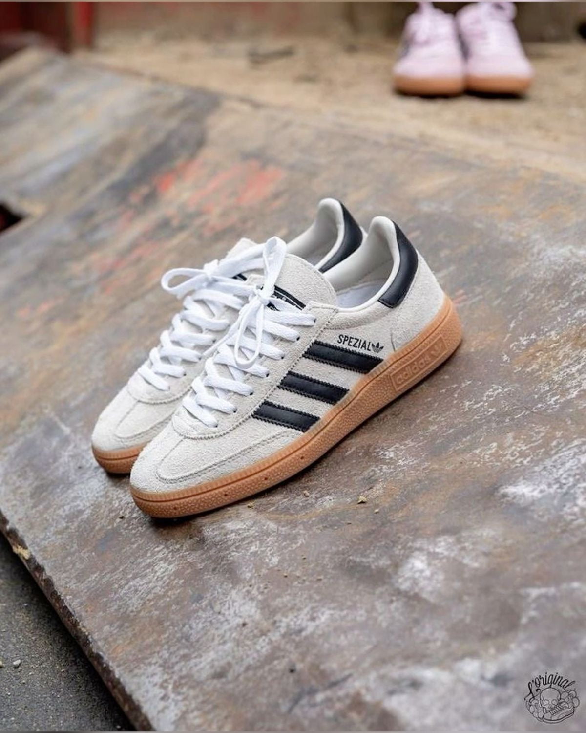 Adidas Spezial Beje y Negro