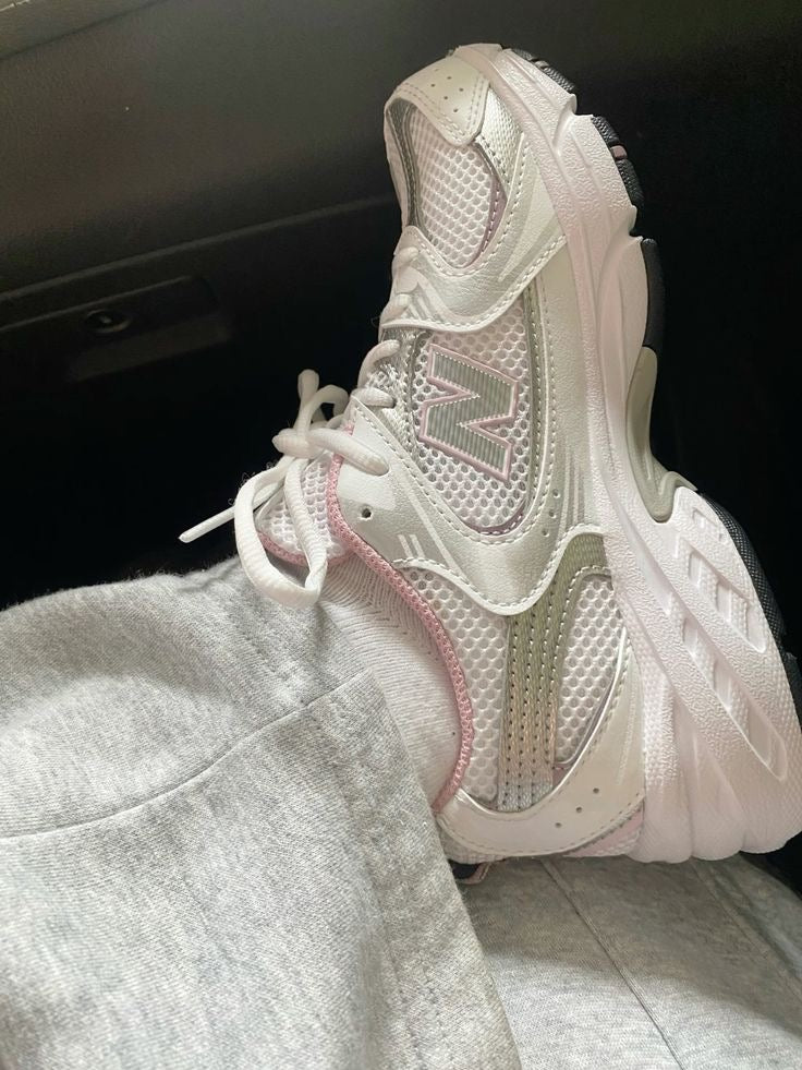 New Balance 530 Blanco y Rosa