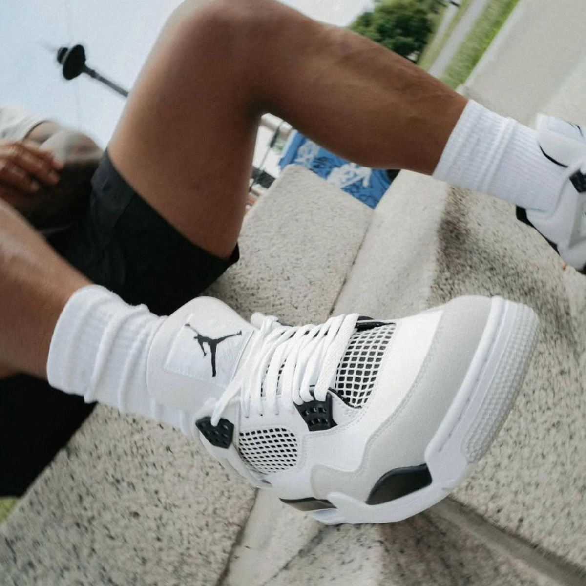 Nike Jordan Retro 4 Blanco y gris